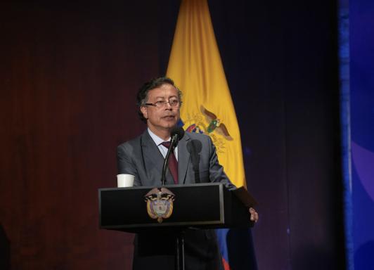 Presidente invita a Trump a Colombia tras amenazas de ataques por producción de cocaína