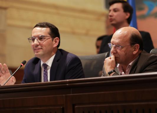 Minhacienda habla en El Calentao Informativo sobre el hundimiento de ley de financiamiento.