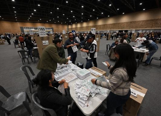 Elecciones: se cierran las urnas en toda Colombia.