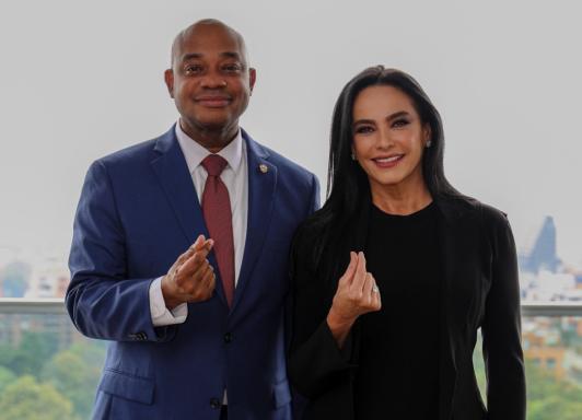 Murillo y Luz María Zapata. / Foto: X de Luis Gilberto Murillo.