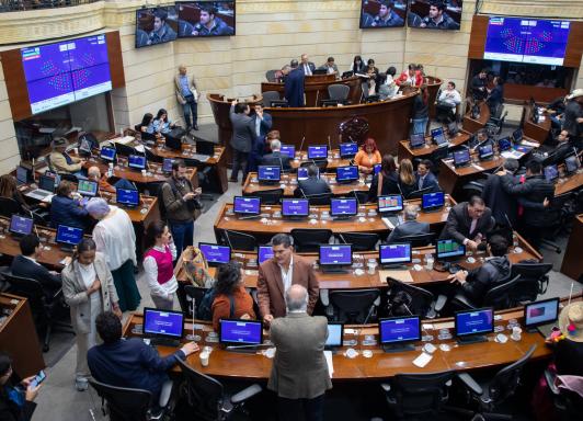 Pacto Histórico es el único partido con mayoría de mujeres, concentrando el 43,3 % de las senadoras electas