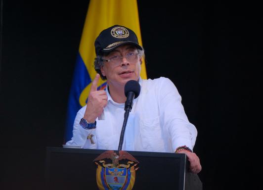 Petro dice que paro nacional catastral defiende terratenientes