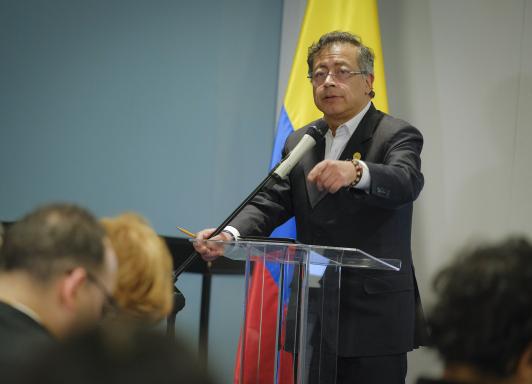 "El pueblo sabe lo que pasaría si un fascista defensor del paramilitarismo llega al poder", Petro