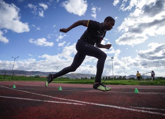 Ronal Longa rompe records en el Panamericano de Atletismo