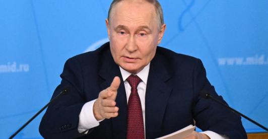 Putin dice que negociará la paz si Ucrania retira tropas y renuncia a integrar la OTAN