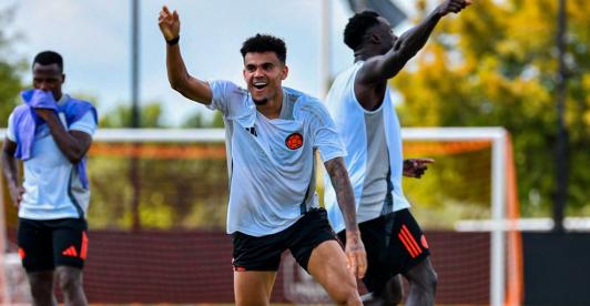 Luis Díaz entrena en EE.UU. Ilustra nota sobre debut de Colombia en Copa América.