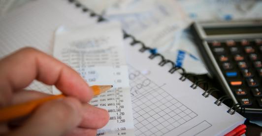 ¿Quiénes declaran renta en agosto de 2024? Conoce plazos y obtén asesoría de la DIAN.