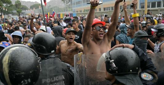 Sube a tres la cifra de muertos en protestas contra reeleción de Maduro