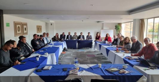 Gobierno y EMC anuncian la continuación de los diálogos de paz