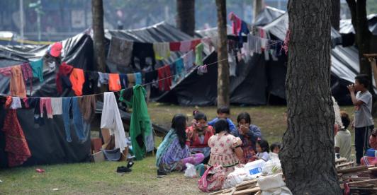 Retorno de comunidad emberá desde el Parque Nacional. / Foto: AFP.