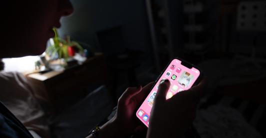 Joven en Redes Sociales