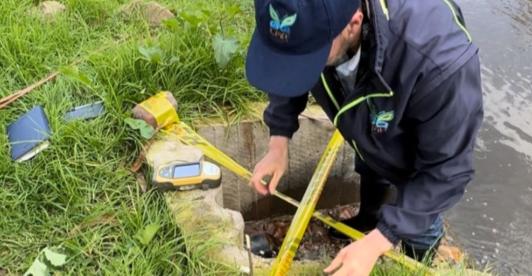 CAR suspendió a dos minas de carbón ilegales por contaminación del Río Bogotá. / Foto: CAR.
