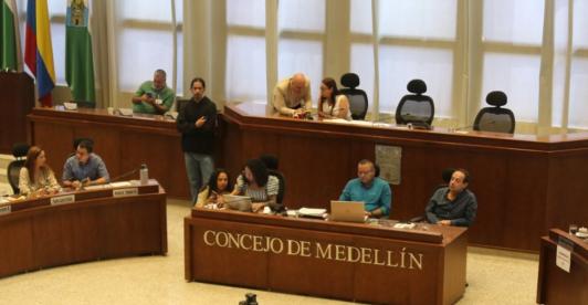 Primer debate de la venta de acciones de Tigo-Une en el Concejo de Medellín. / Foto: Concejo de Medellín.