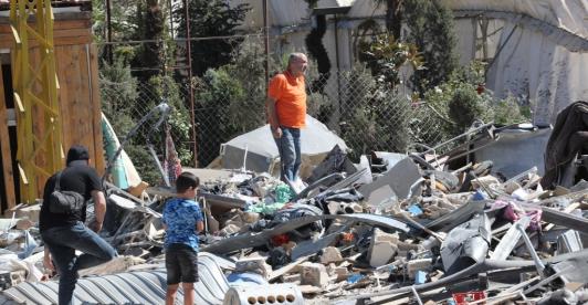 Israel rechaza tregua con Hezbolá, miles de personas intentan huir a Siria