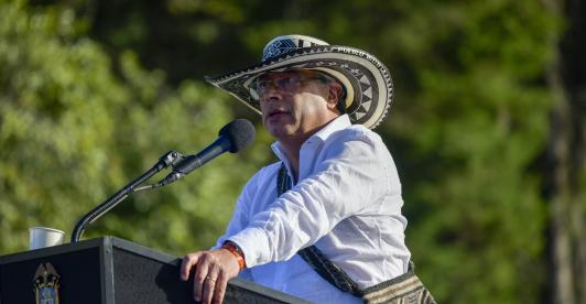 "Estamos engordando a ricos con la plata de la gente. ¡Se acaba la intermediación en los mercados de energía!": presidente Petro