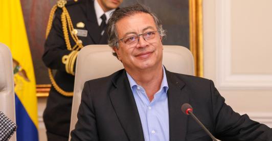 Presidente Petro firma directiva para el respeto de la libertad de prensa por parte de los funcionarios