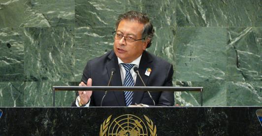 Su mensaje fue claro: la humanidad está al borde del abismo, y la codicia, en su máxima expresión, es la causa principal.