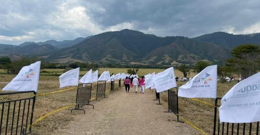 Restitución de tierras campesinos desplazados por la hidroeléctrica El Quimbo