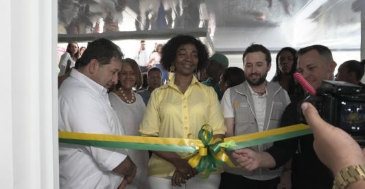 Fondo Paz y entidades inauguran sala de rehabilitación en Hospital Luis Ablanque de la Plata