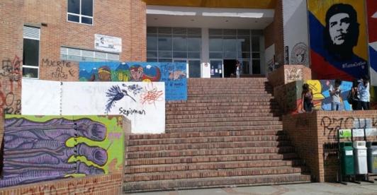 Denuncias de estudiantes por disparos de policías en medio de protestas. / Foto: Universidad Distrital.