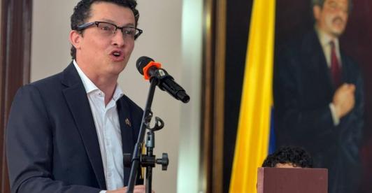 Pacto Histórico prepara denuncias contra exfuncionarios del gobierno Duque por caso Pegasus