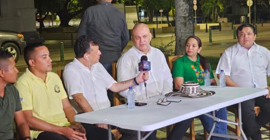Exclusivo RTVC: diálogo histórico entre Mancuso y campesinos víctimas del conflicto armado en Colombia