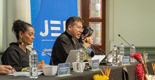 JEP ordena investigar a políticos y militares por vínculos con paramilitares
