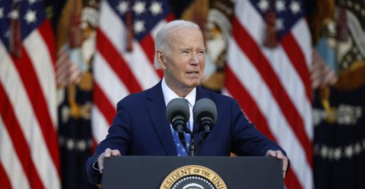 Biden celebra cese al fuego en Líbano y busca tregua en Gaza
