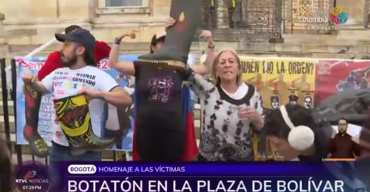 "Botatón" en la Plaza de Bolívar para honrar víctimas del ejecuciones extrajudiciales