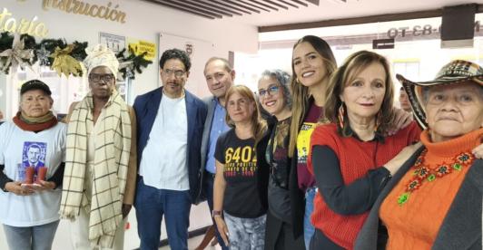 Madres de Soacha e Iván Cepeda radican denuncia. / Foto: Iván Cepeda.