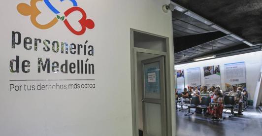 Procuraduría investiga a Personero Auxiliar de Medellín por contratación irregular de funcionario con antecedentes de violencia de género