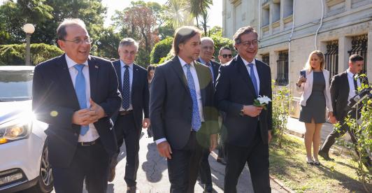 Luis Lacalle Pou y Gustavo Petro: Encuentro en Montevideo