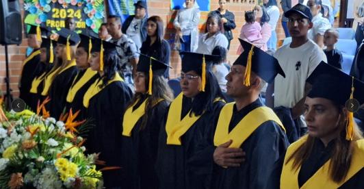 Triunfo de la educación: excombatientes se gradúan como bachilleres