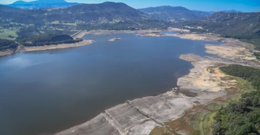 Embalses de Bogotá pierden avances de un mes y alcanzan niveles críticos