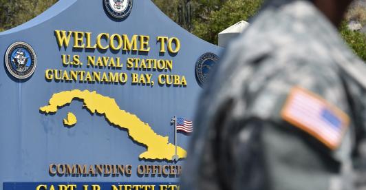 Trump propone convertir Guantánamo 