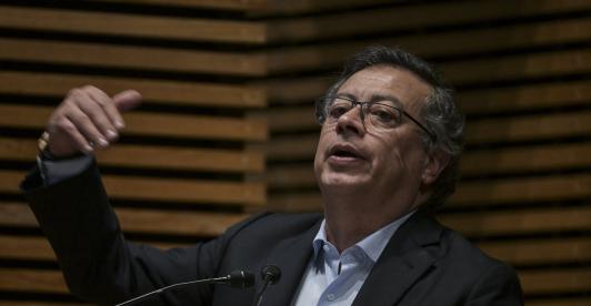 Presidente Petro afirma que la prensa corrupta intenta desprestigiarlo en relación con el caso de 'Diego Marín' 
