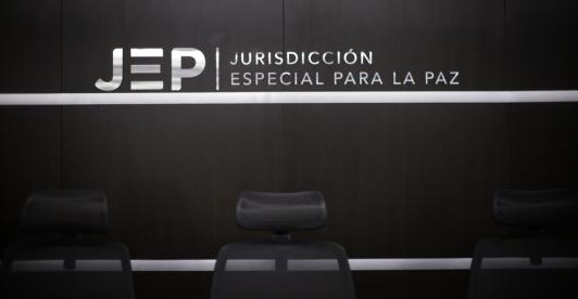 La JEP imputa crímenes de guerra y lesa humanidad a 12 exintegrantes de las Farc-EP en el Caso 05