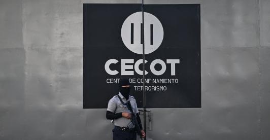 Juez advierte posible desacato del gobierno de Trump por deportación de migrantes