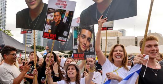 La liberación se produce en un momento clave, en el que mediadores internacionales buscan destrabar las negociaciones para alcanzar un cese al fuego duradero entre Israel y Hamás. / AFP.