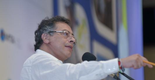 Ante cientos de alcaldes del país, resaltó que los recursos de la nación se han incrementado y destinado directamente a las regiones y municipios especialmente a lps que más necesitan. / Foto: Presidencia de la Repúblc