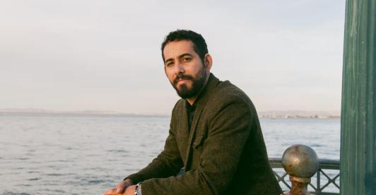 Mosab Abu Toha, poeta palestino, gana el Pulitzer por retratar el genocidio en Gaza