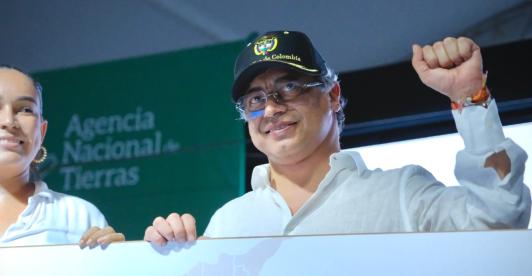 La hacienda, propiedad del exdiplomático Carlos Arturo Marulanda, fue durante décadas objeto de disputa entre las familias campesinas que reclamaban su derecho legítimo sobre la tierra. / Foto: Presidencia de la República.