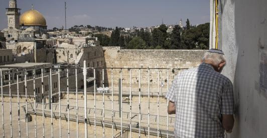 Grafiti contra la guerra en Gaza en el Muro de los Lamentos de JerusalénGrafiti contra la guerra en Gaza en el Muro de los Lamentos de JerusalénGrafiti contra la guerra en Gaza en el Muro de los Lamentos de Jerusalén