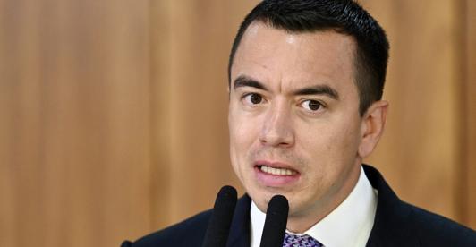 Denuncia contra presidente Noboa por presunto tráfico de influencias 