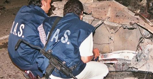 Agentes del DAS.