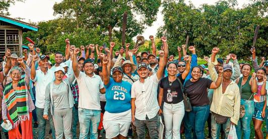 Entrega de tierras en Córdoba. / Foto: ANT.