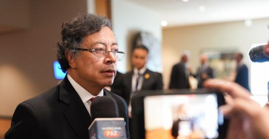 Presidente explica la propuesta de un "Ejército de la Salvación del Mundo"