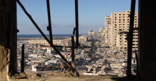 Esta imagen muestra edificios dañados en la ciudad de Gaza.