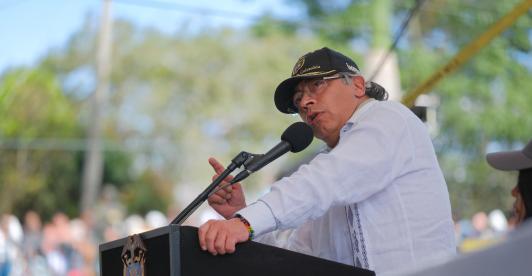 Presidente Petro durante su discurso en Timbó, anunciando el Pacto Territorial Cauca