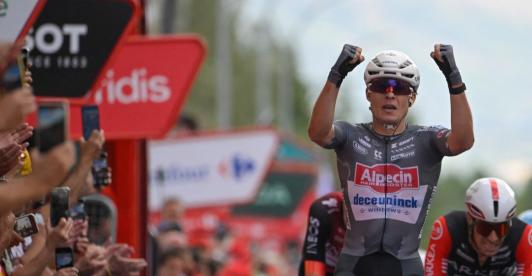 ¡Cero y van tres! Jasper Philipsen se quedó con la etapa 19 en La Vuelta 2025